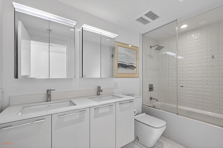 312 2220 Kingsway