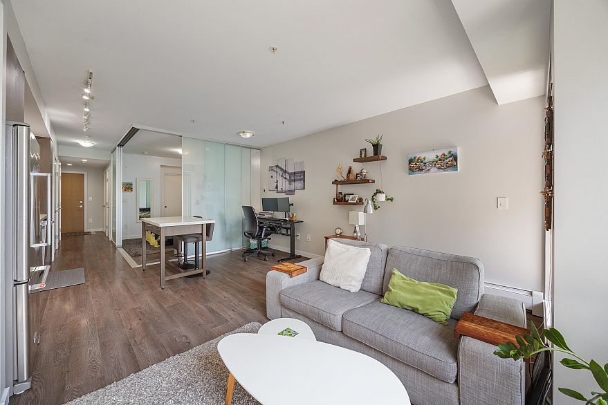 619 384 E 1st Avenue