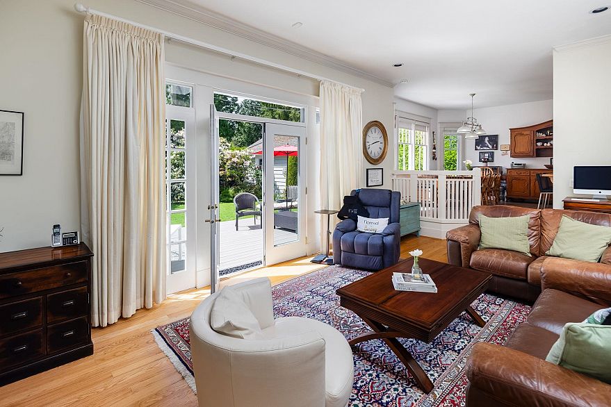 5425 Angus Drive