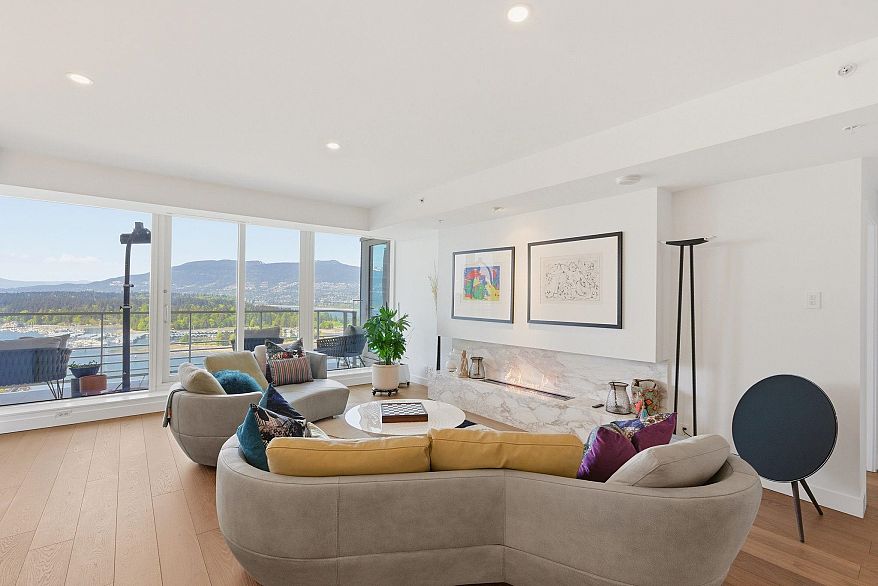 2908 1011 W Cordova Street