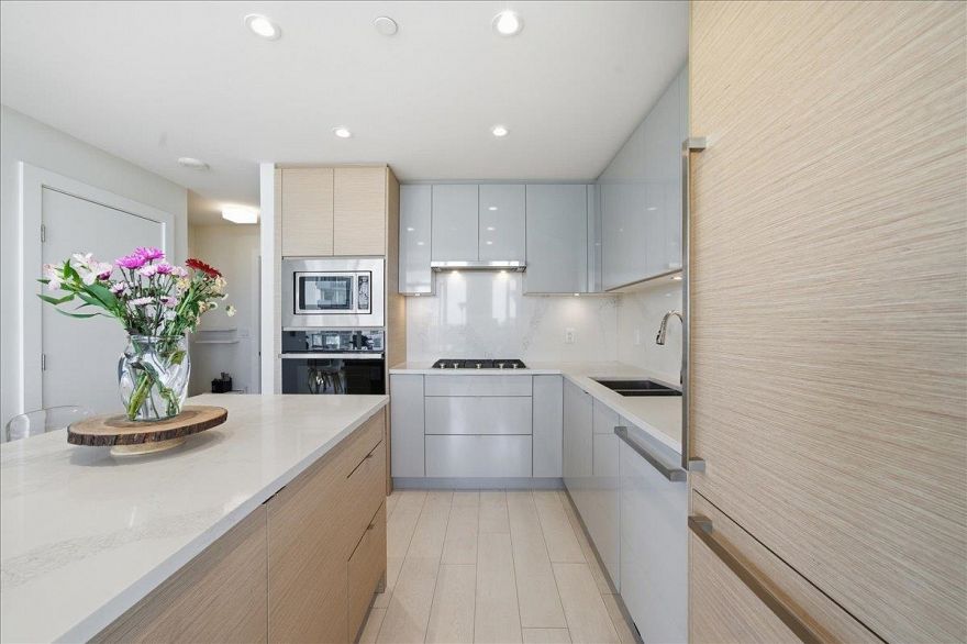 1002 3438 Sawmill Crescent