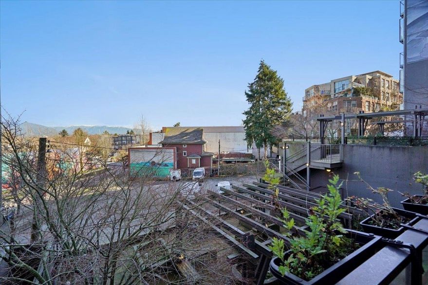 206 233 Kingsway