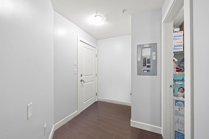 303 2745 E Hastings Street