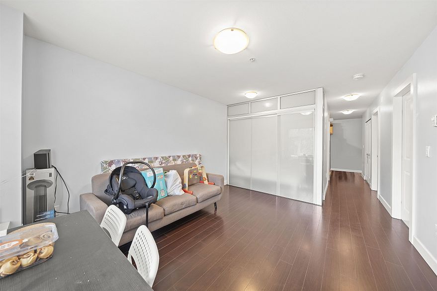 303 2745 E Hastings Street