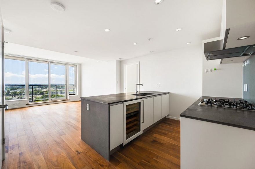 1705 8588 Cornish Street