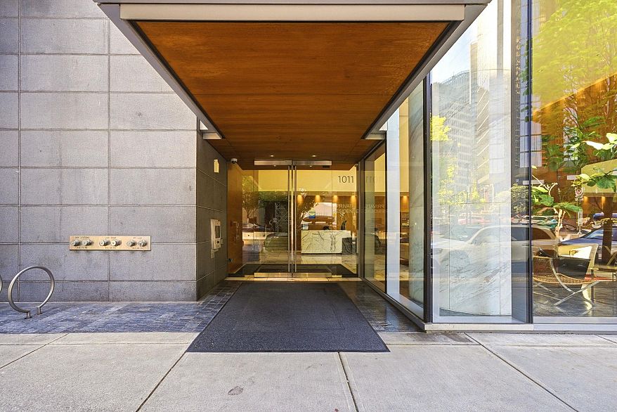 2908 1011 W Cordova Street