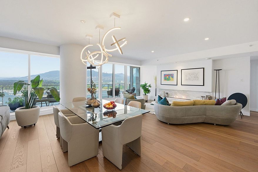 2908 1011 W Cordova Street