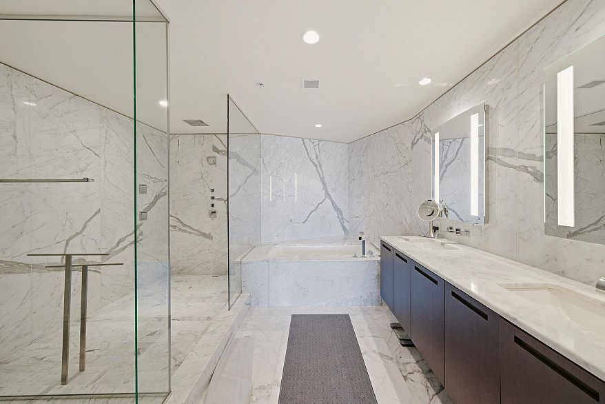 2908 1011 W Cordova Street