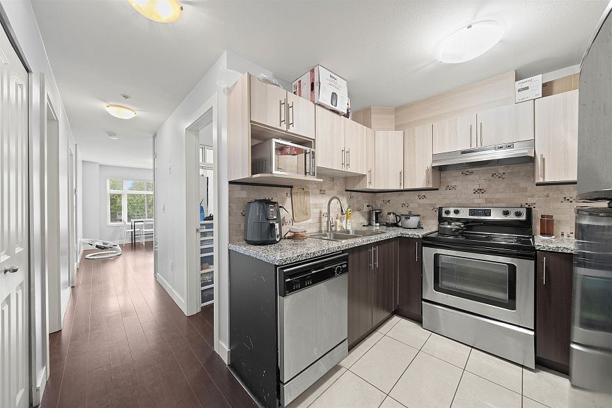 303 2745 E Hastings Street