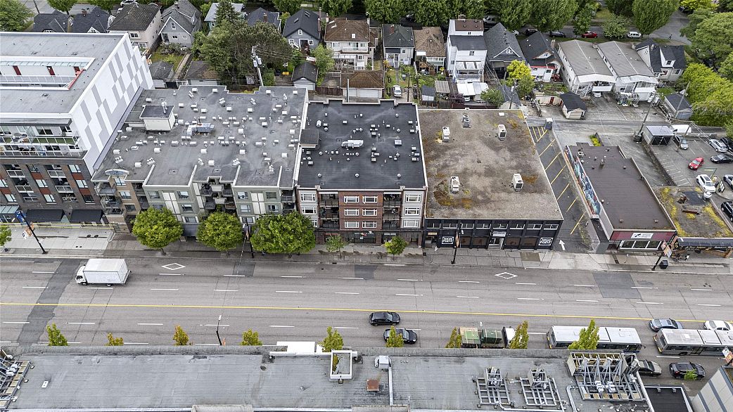 303 2745 E Hastings Street