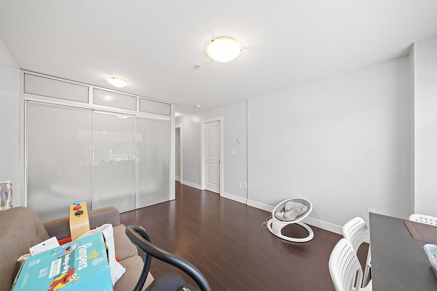 303 2745 E Hastings Street