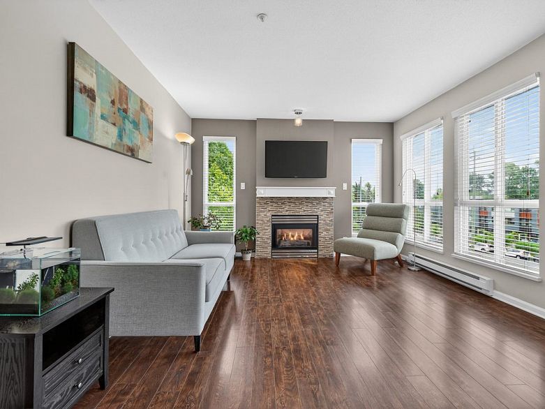 310 8495 Jellicoe Street