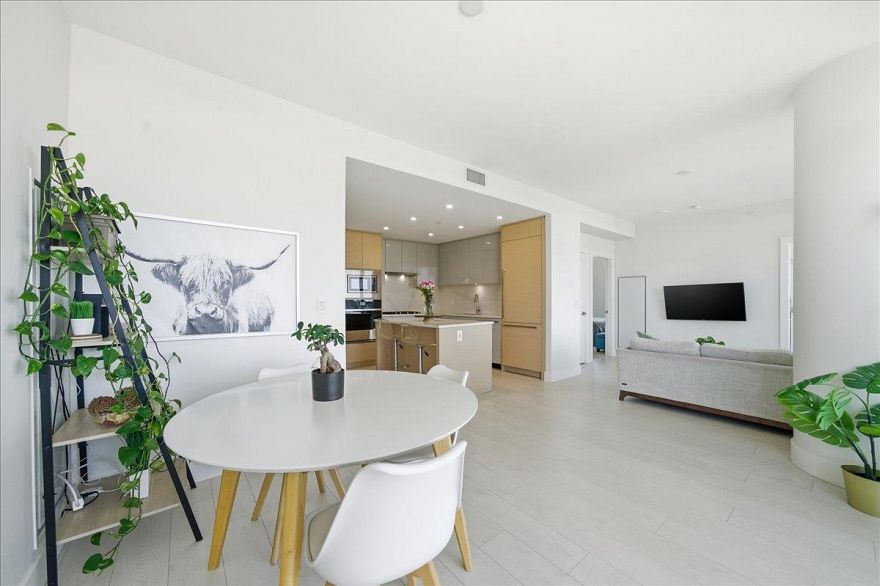 1002 3438 Sawmill Crescent
