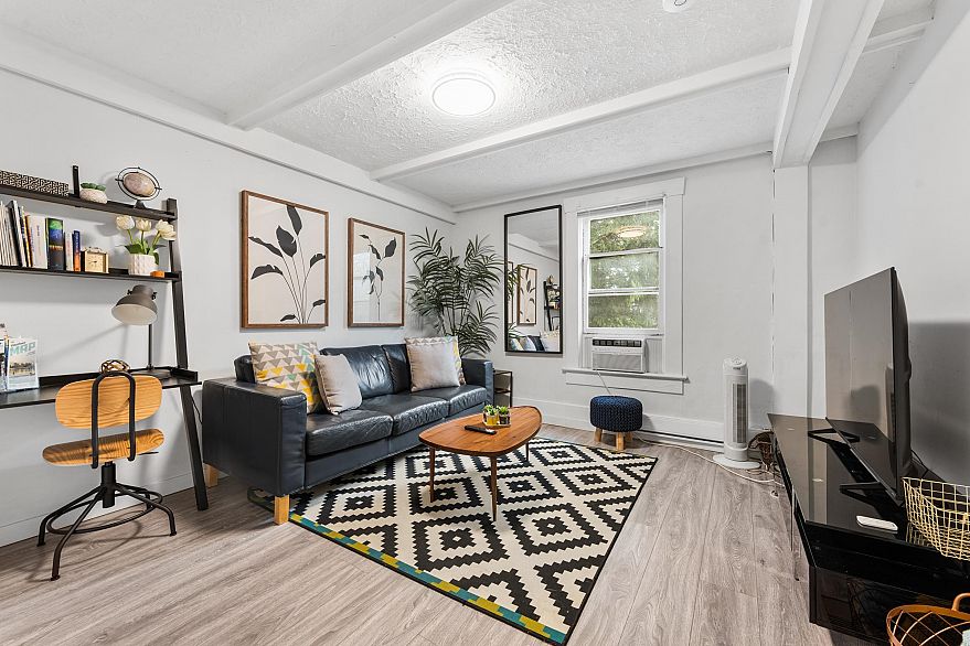 136 W 12th Avenue
