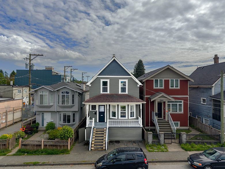 178 E King Edward Avenue
