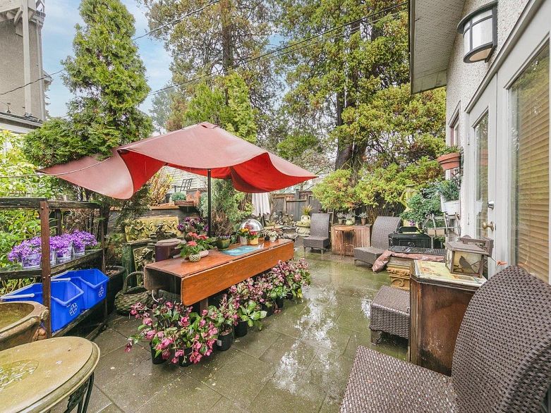 482 W 17th Avenue