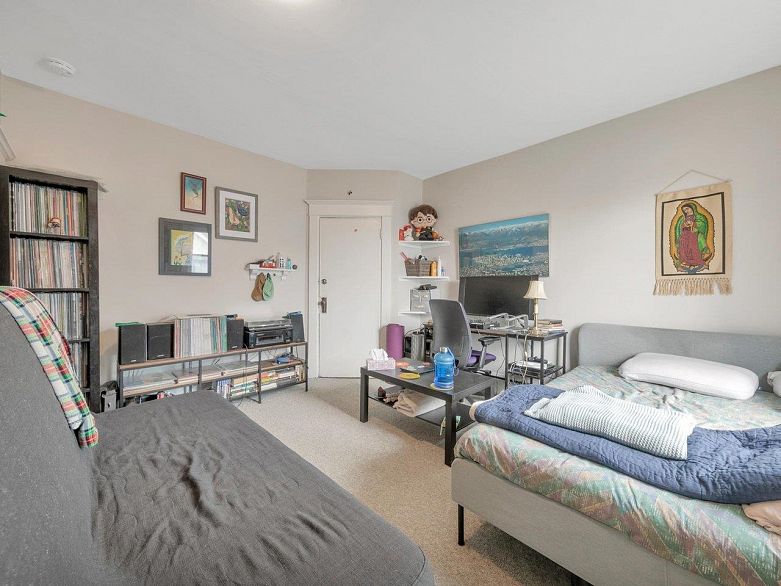 482 W 17th Avenue