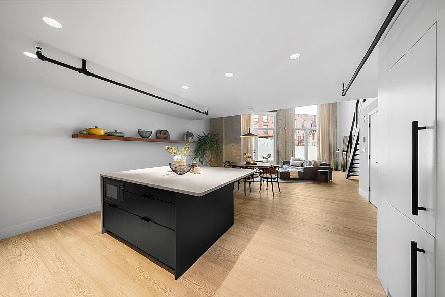 47 E Cordova Street