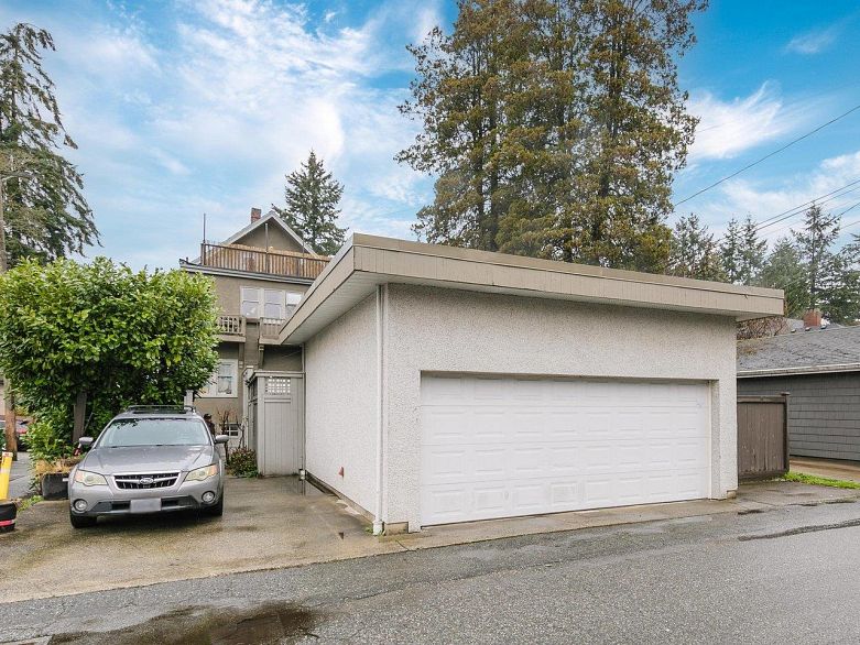 482 W 17th Avenue