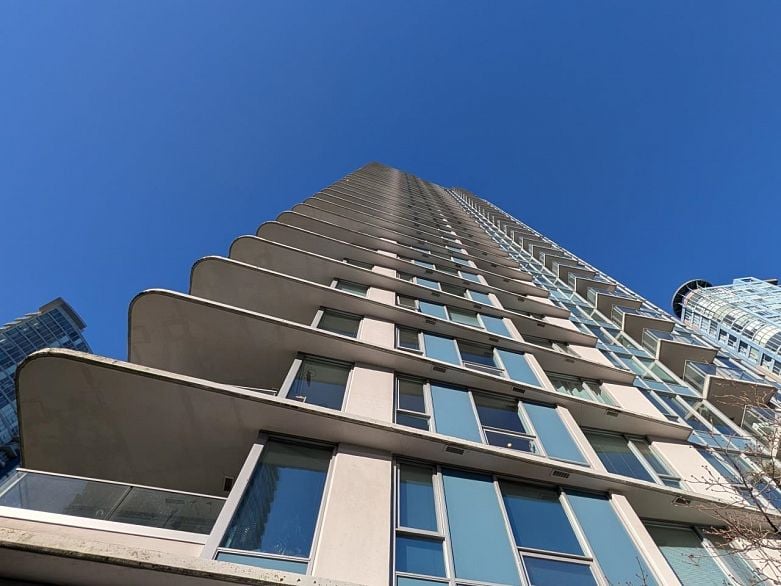 1006 188 Keefer Place
