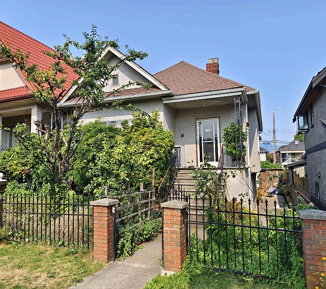 1349 E 14th Avenue