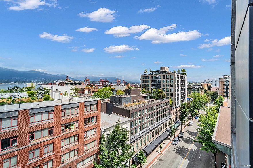 1011 66 W Cordova Street