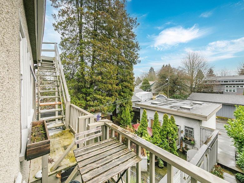 482 W 17th Avenue