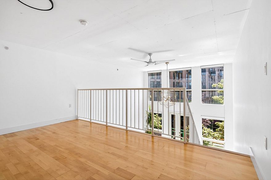 309 1 E Cordova Street