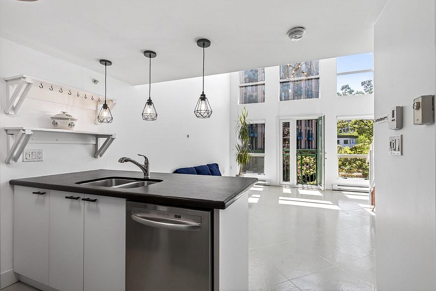 309 1 E Cordova Street