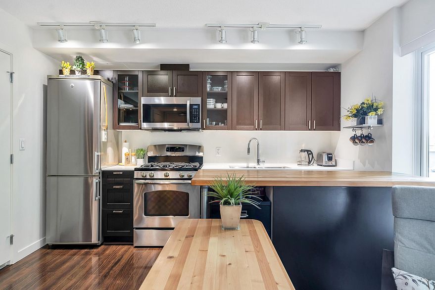 201 4888 Nanaimo Street