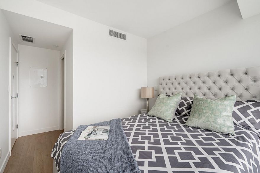 1107 2220 Kingsway