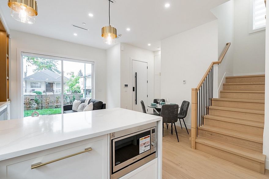1 5304 Elgin Street