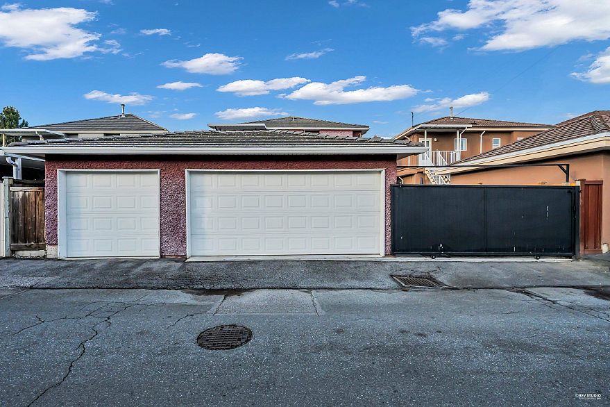 2160 E 54th Avenue