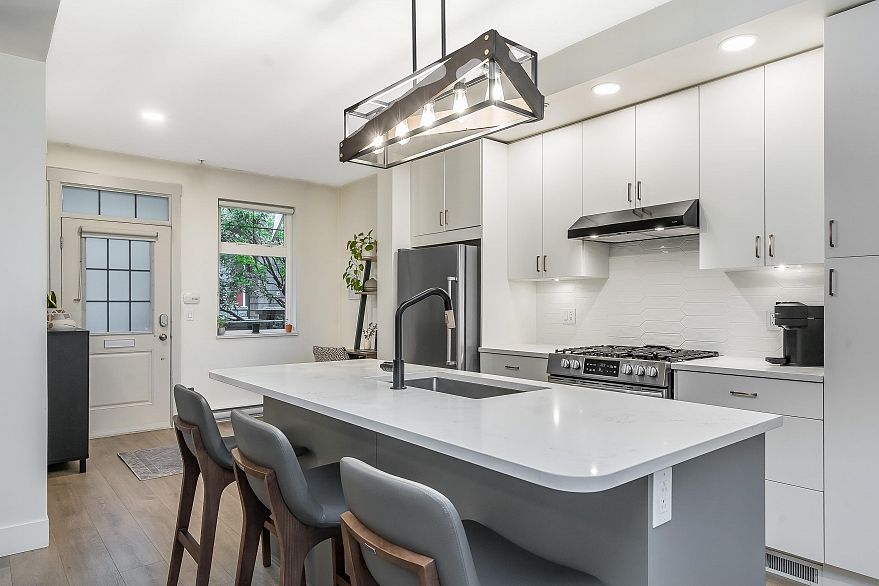 2268 St. George Street
