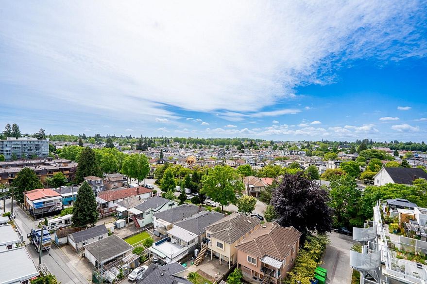 1107 2220 Kingsway