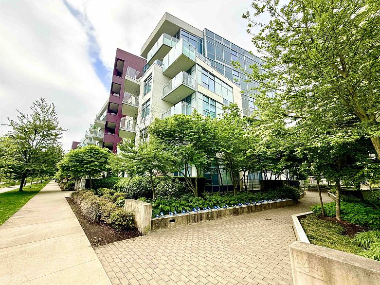 305 5033 Cambie Street