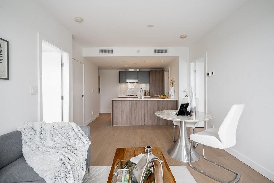 1107 2220 Kingsway