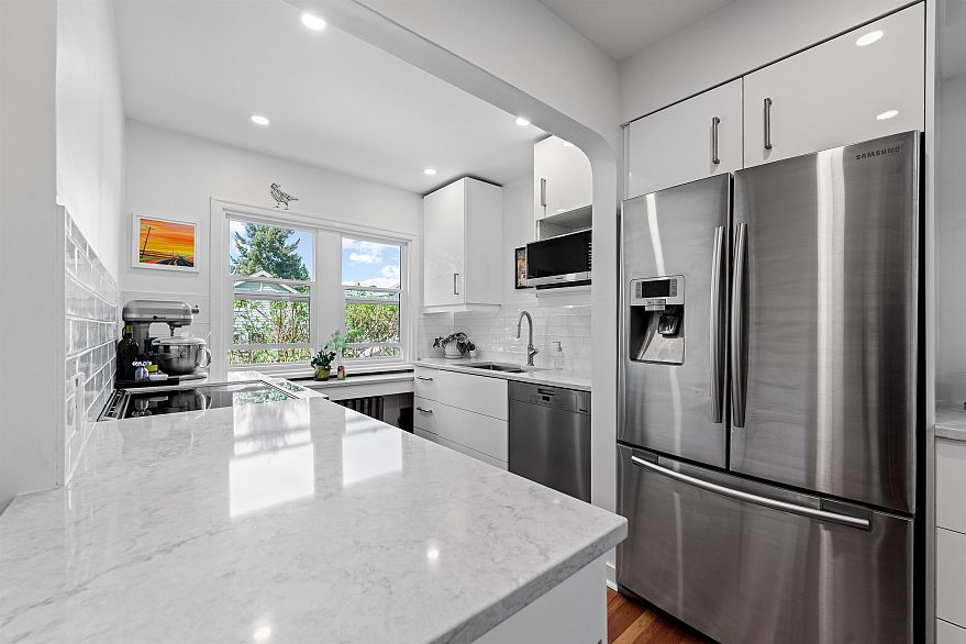 38 N Slocan Street