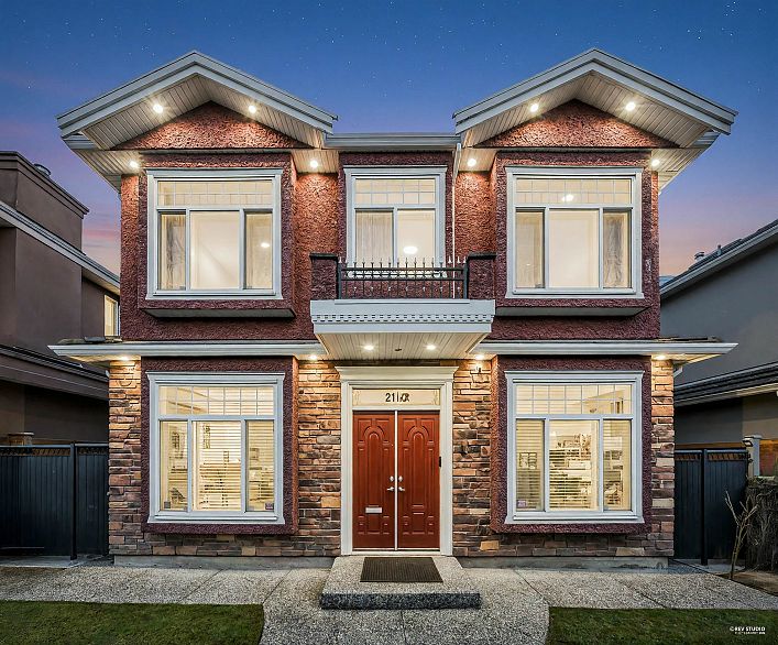 2160 E 54th Avenue