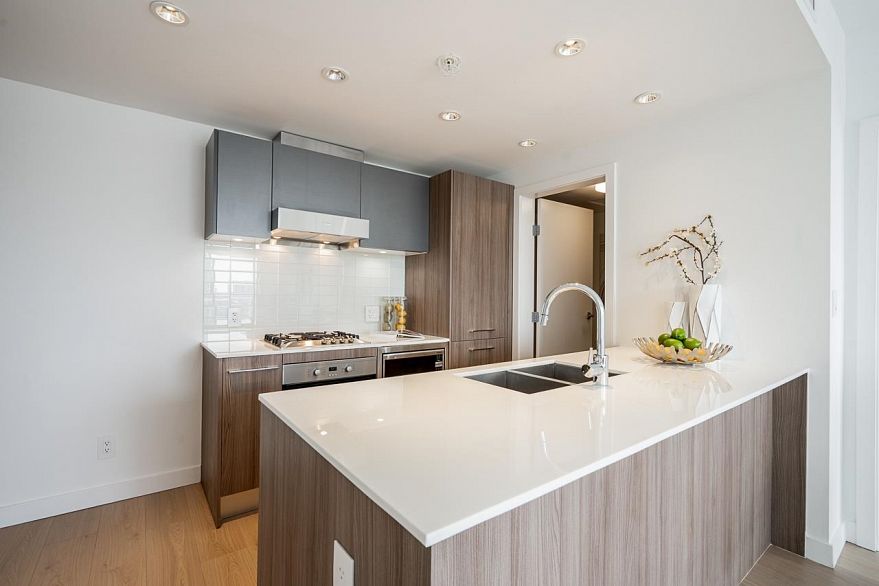 1107 2220 Kingsway