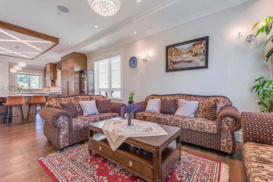 2507 W King Edward Avenue