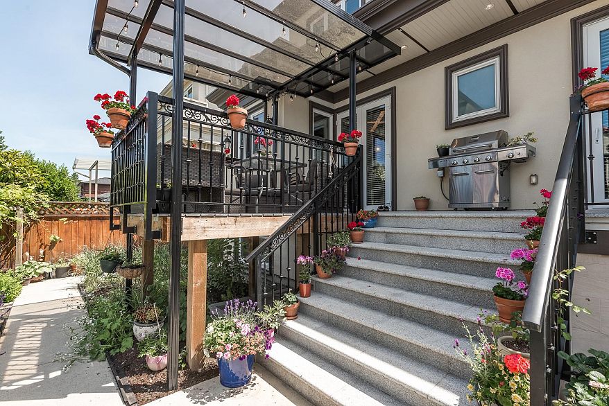 2507 W King Edward Avenue