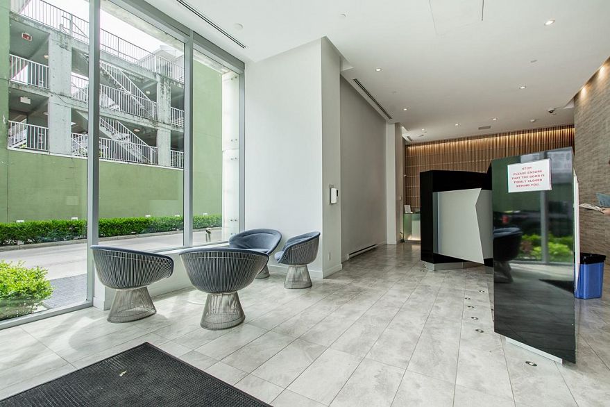 1107 2220 Kingsway