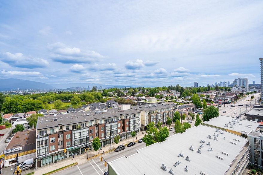 1107 2220 Kingsway
