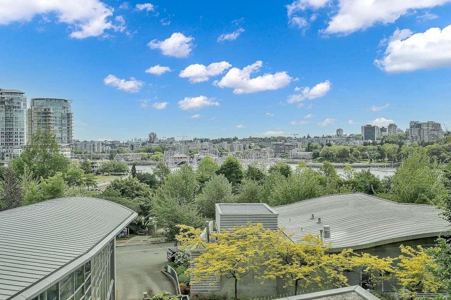 601 1408 Strathmore Mews