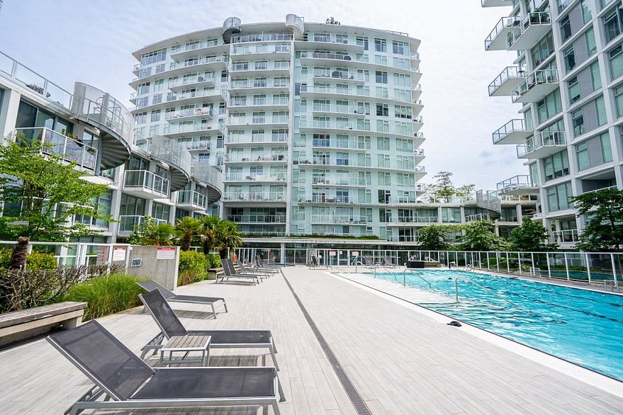 1107 2220 Kingsway