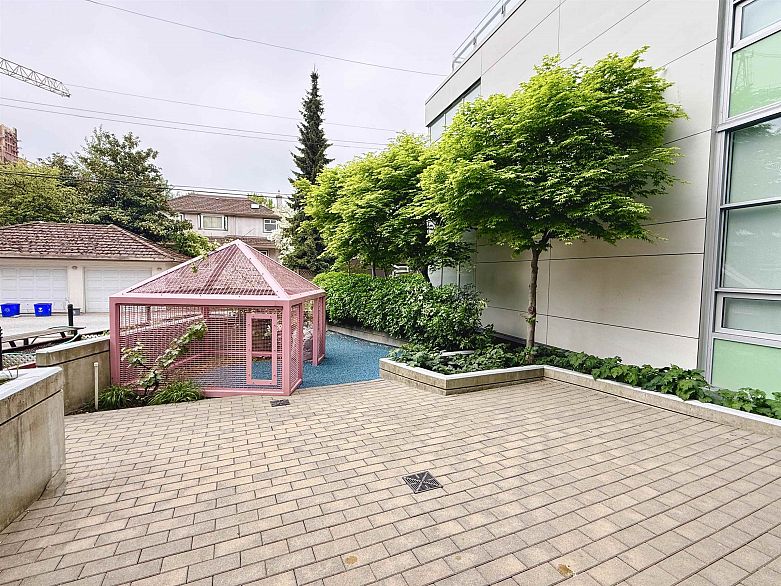 305 5033 Cambie Street