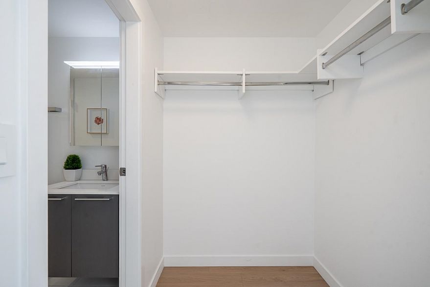 1107 2220 Kingsway