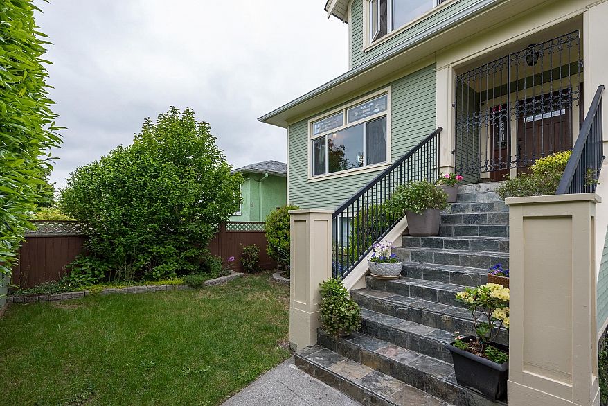 341 E 58th Avenue