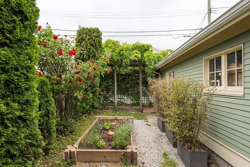 341 E 58th Avenue